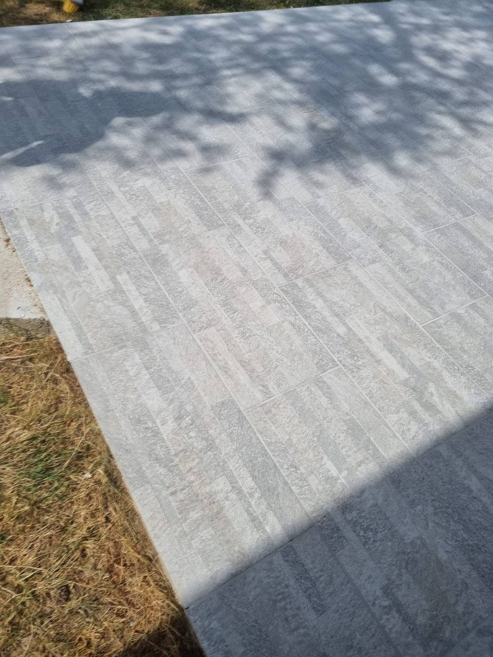Création d'une dalle béton et pose de carrelage env 70 M2 - 4